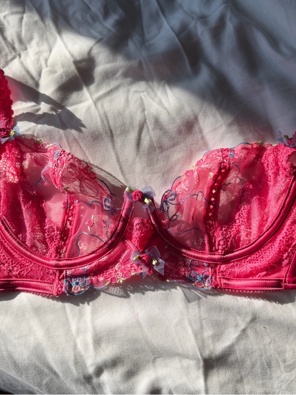 LOUNGE UNDERWEAR Lace Underwire Bra in Hot Pink